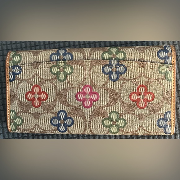 Coach Signature Floral Wallet. - Picture 2 of 6